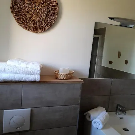 Les Hauts De Malirat Bed & Breakfast 3*