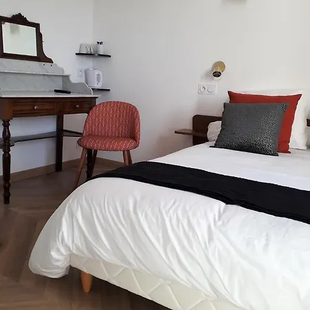 Les Hauts De Malirat Bed and breakfast 2*