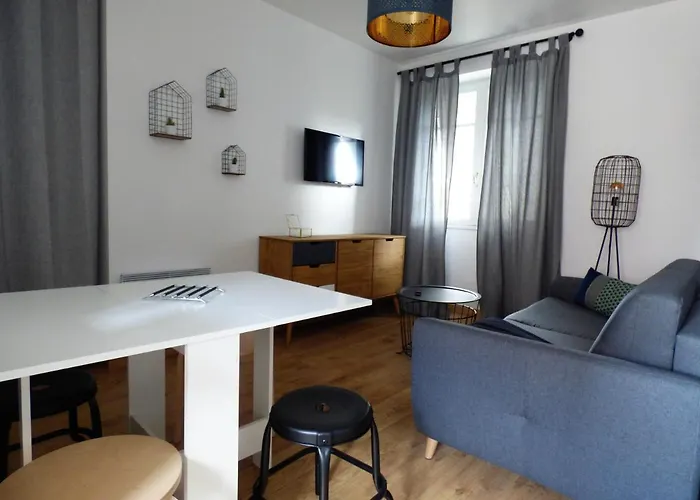 فندق مبيت وإفطار Les Hauts De Malirat 3*