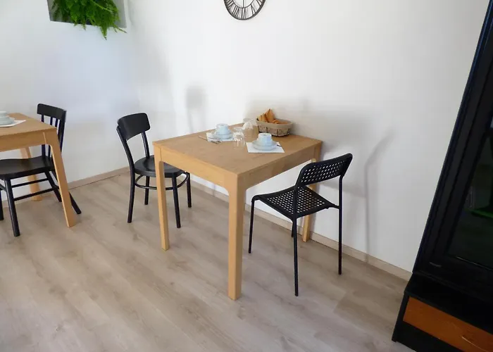 Les Hauts De Malirat فندق مبيت وإفطار Capdenac-Gare