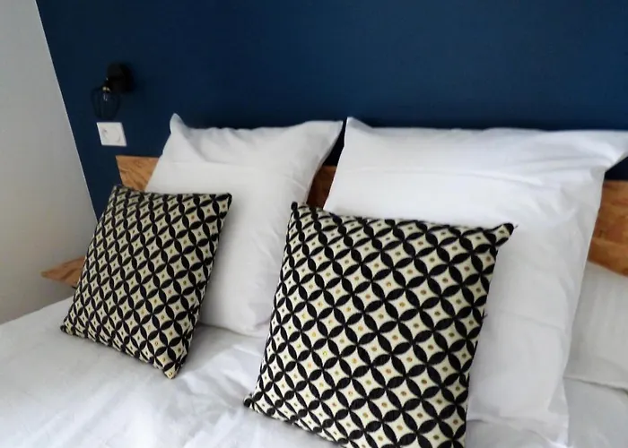 Les Hauts De Malirat فندق مبيت وإفطار 3*