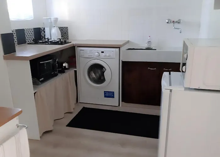 Les Hauts De Malirat فندق مبيت وإفطار