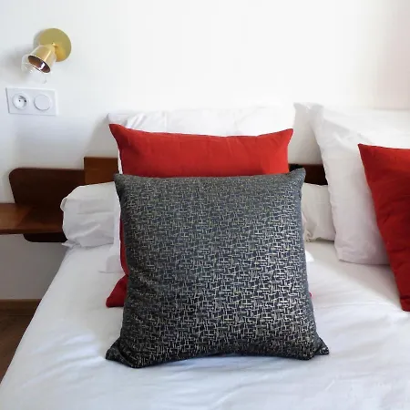 Les Hauts De Malirat Bed & Breakfast